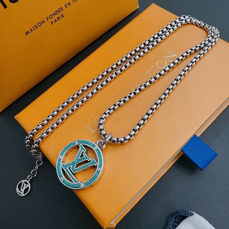 LV Necklace 02lyr14
